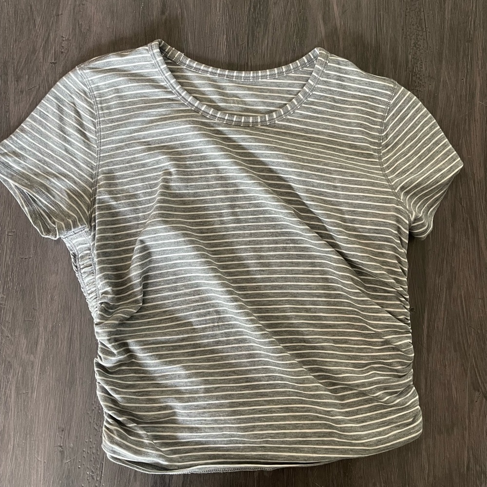 lululemon White and Gray Ruched Short Sleeve Round Neck T-Shirt